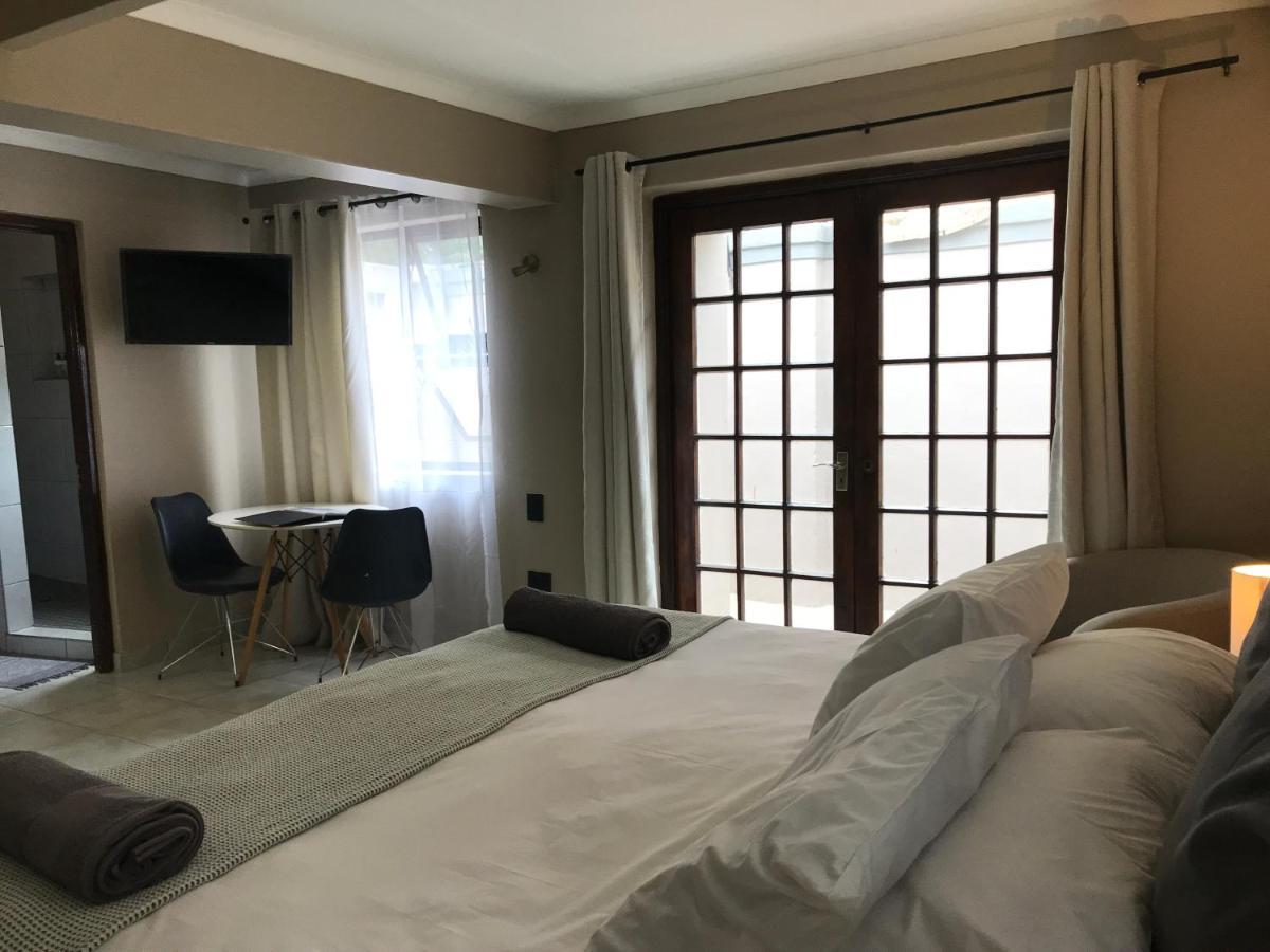 Aluve Guesthouse ヨハネスブルグ エクステリア 写真