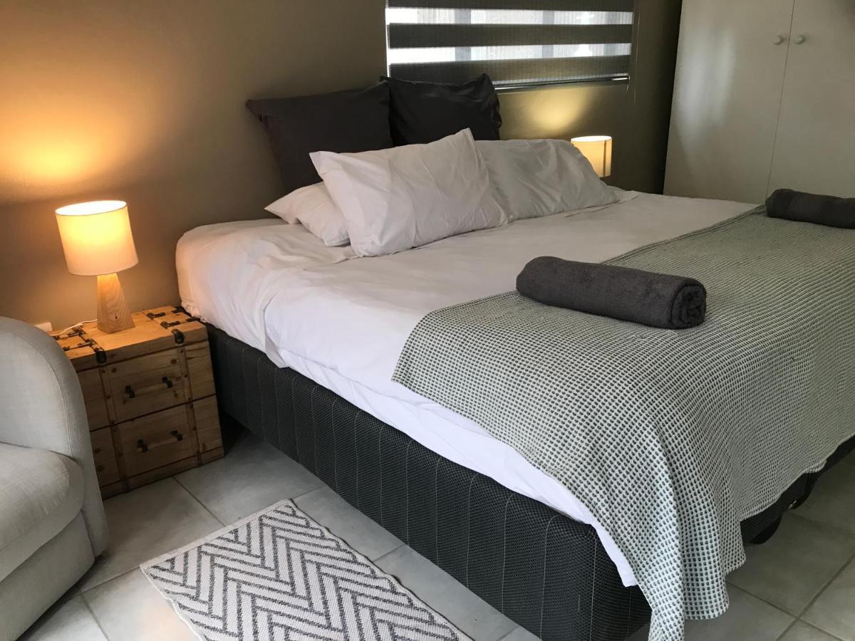Aluve Guesthouse ヨハネスブルグ エクステリア 写真