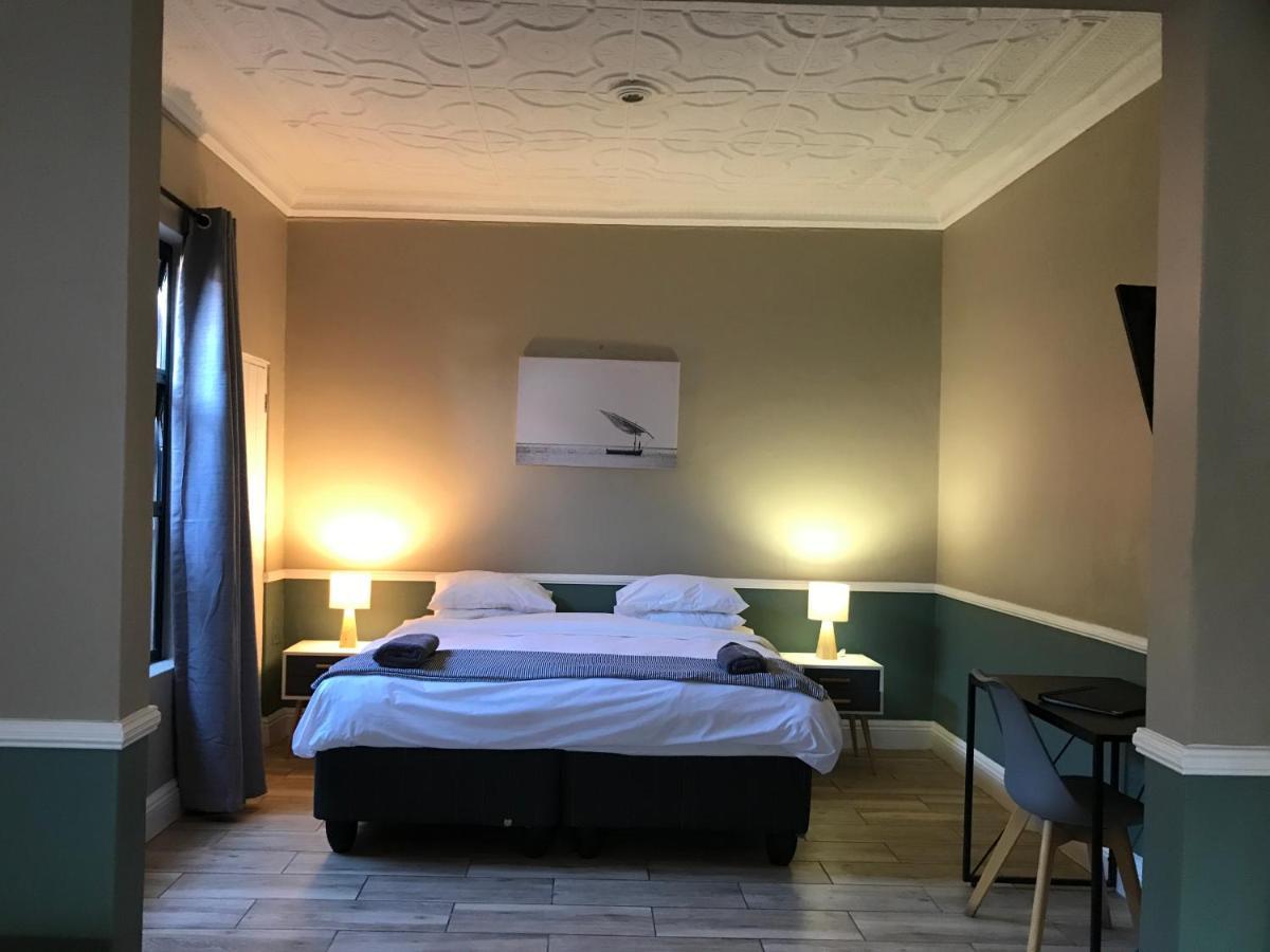 Aluve Guesthouse ヨハネスブルグ エクステリア 写真