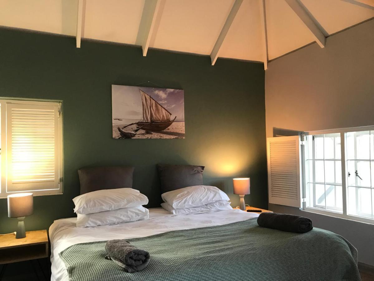 Aluve Guesthouse ヨハネスブルグ エクステリア 写真