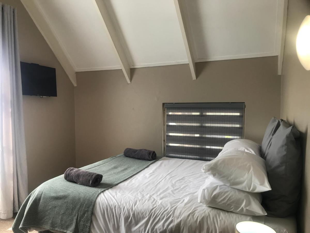 Aluve Guesthouse ヨハネスブルグ エクステリア 写真