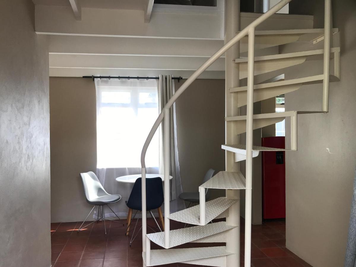 Aluve Guesthouse ヨハネスブルグ エクステリア 写真