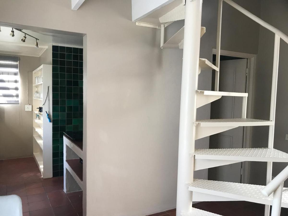 Aluve Guesthouse ヨハネスブルグ エクステリア 写真