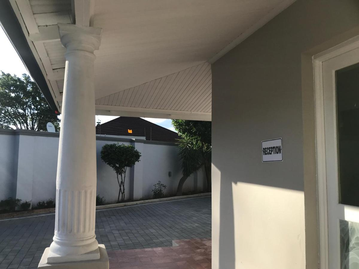 Aluve Guesthouse ヨハネスブルグ エクステリア 写真