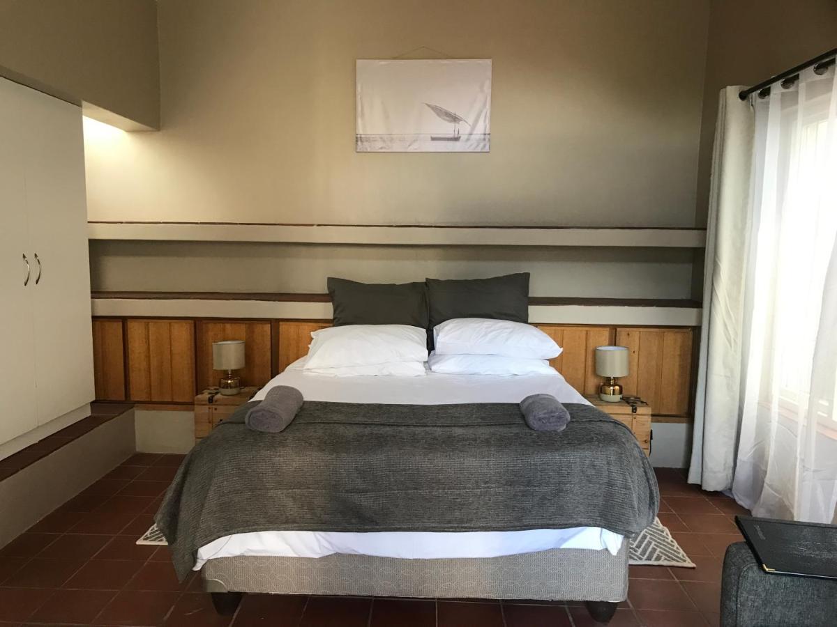 Aluve Guesthouse ヨハネスブルグ エクステリア 写真