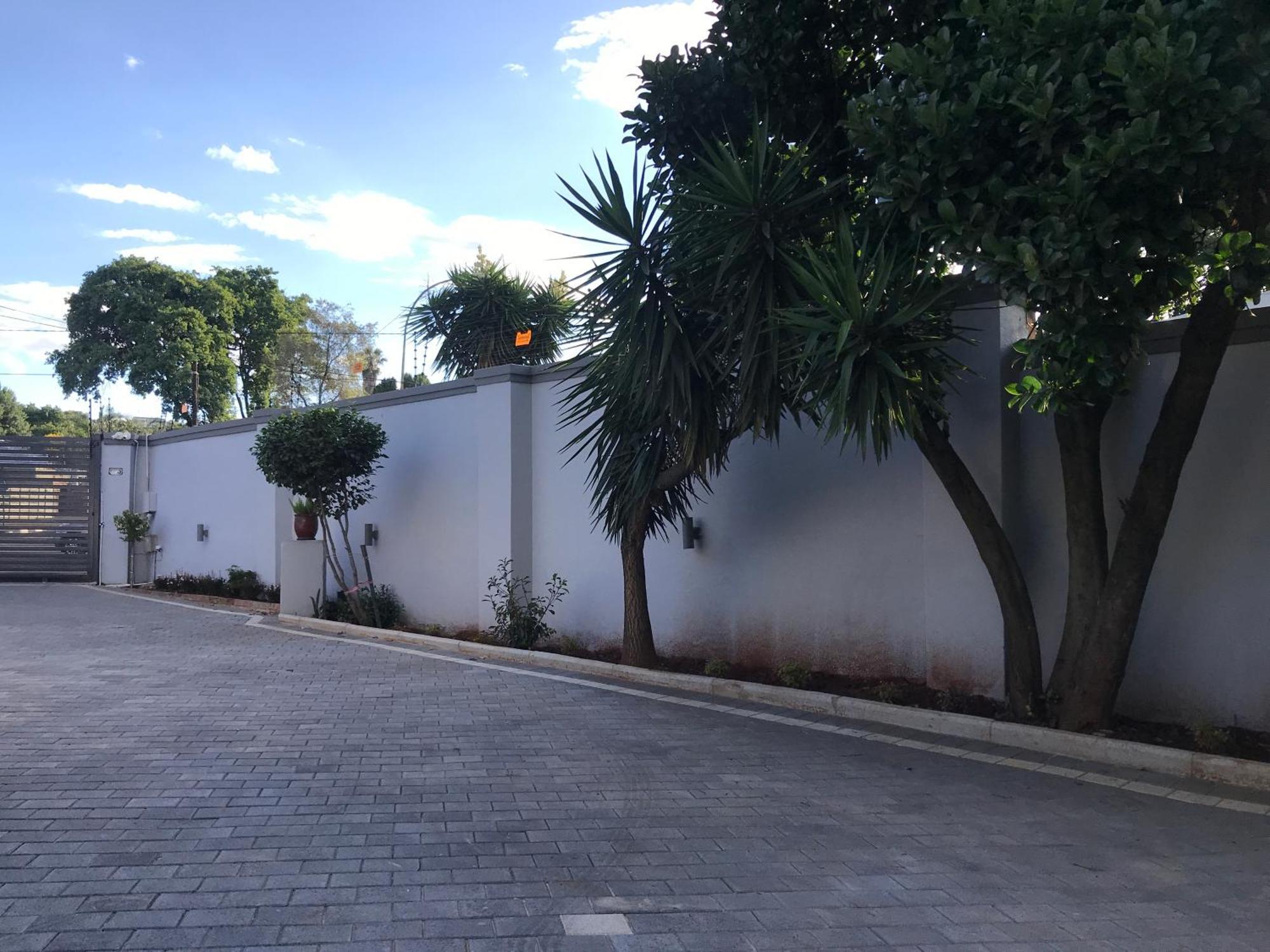 Aluve Guesthouse ヨハネスブルグ エクステリア 写真
