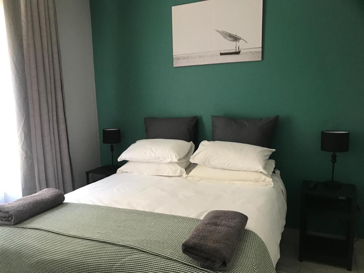 Aluve Guesthouse ヨハネスブルグ エクステリア 写真