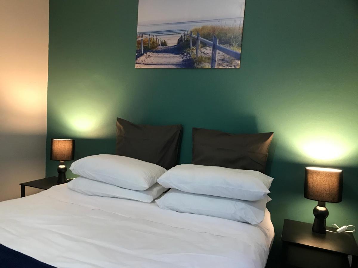 Aluve Guesthouse ヨハネスブルグ エクステリア 写真