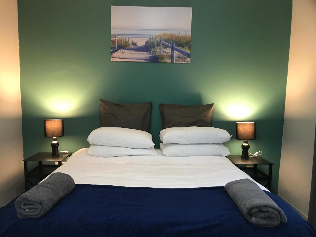 Aluve Guesthouse ヨハネスブルグ エクステリア 写真