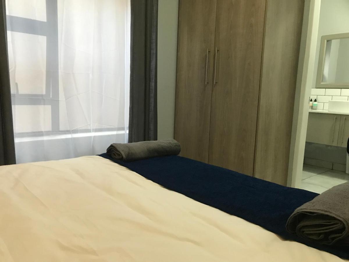 Aluve Guesthouse ヨハネスブルグ エクステリア 写真