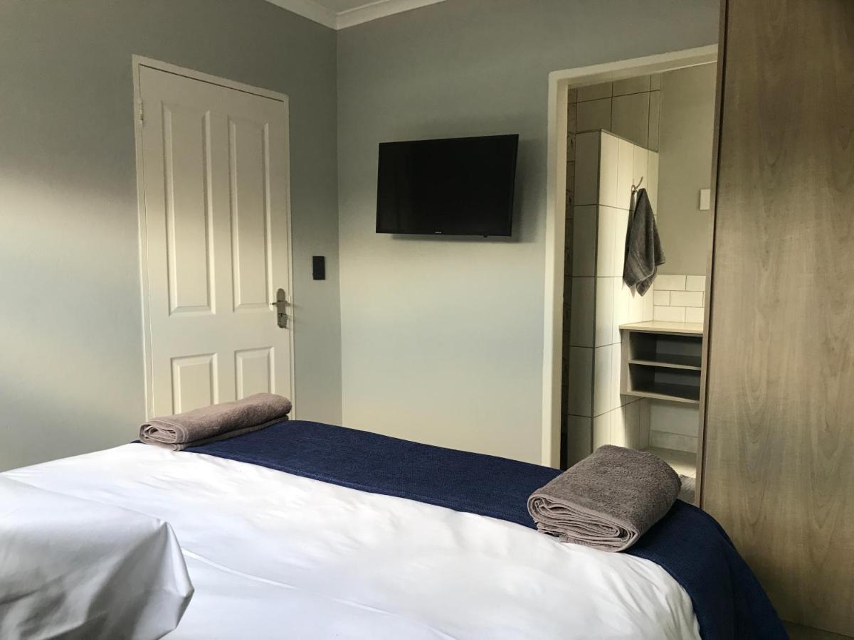 Aluve Guesthouse ヨハネスブルグ エクステリア 写真