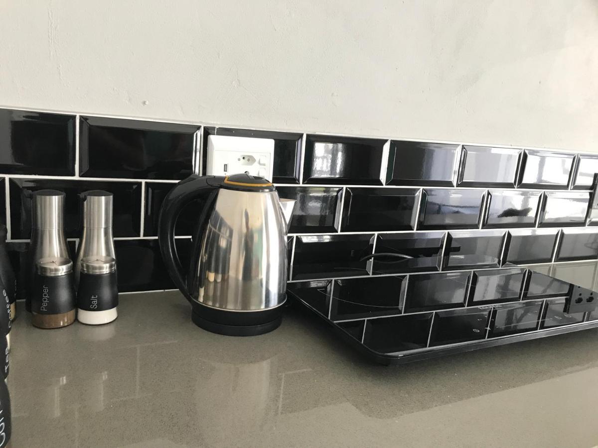 Aluve Guesthouse ヨハネスブルグ エクステリア 写真